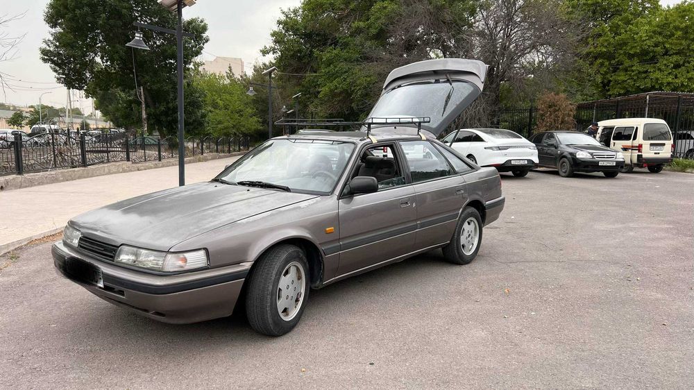 Мазда 1990года 2L