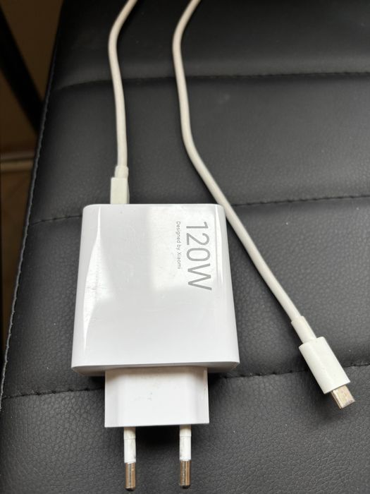 Продавам redmi note 13 pro plus 512gb 12 ram