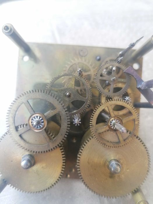 Ceas de perete cu pendul