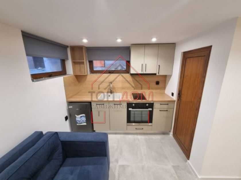 Дава се под наем Едностаен апартамент в Варна, Център - 26 кв.м за 306 € - Снимка #1