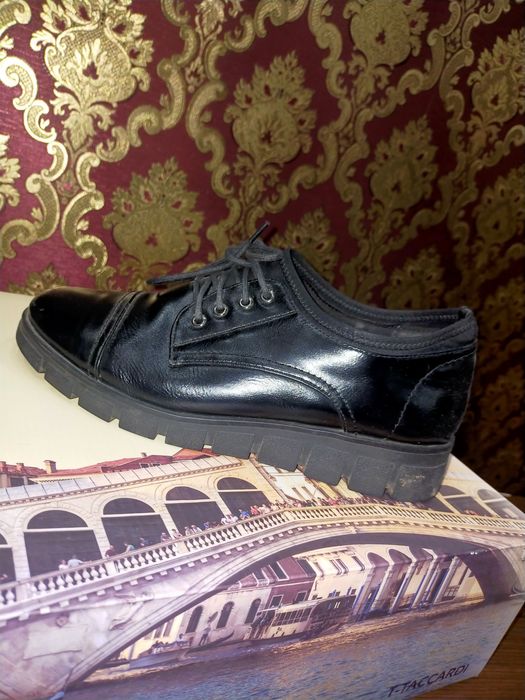 Продается женская обувь