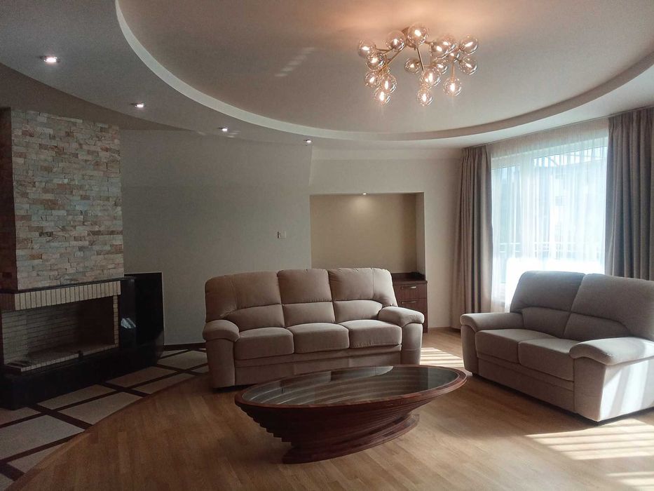 Дава се под наем Мезонет в Пловдив, Център - 270 кв.м за 1495.83 € - Снимка #2