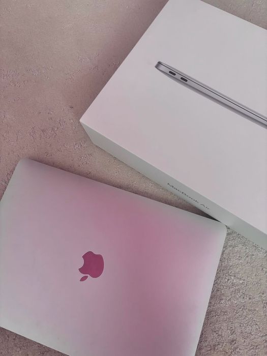 Macbook Air M1.