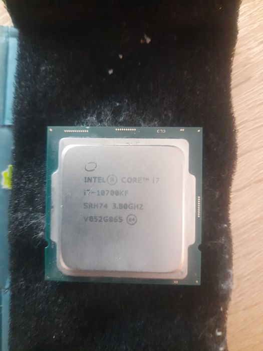 Процесор Intel 10700KF CPU - 3.80GHz