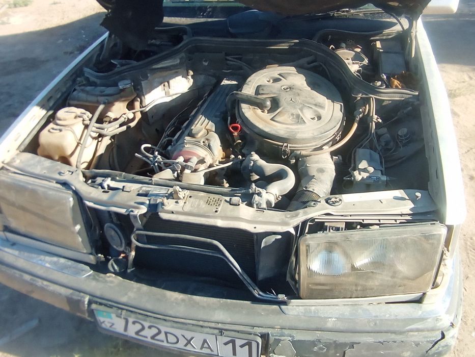 Машина Мерседес бенс