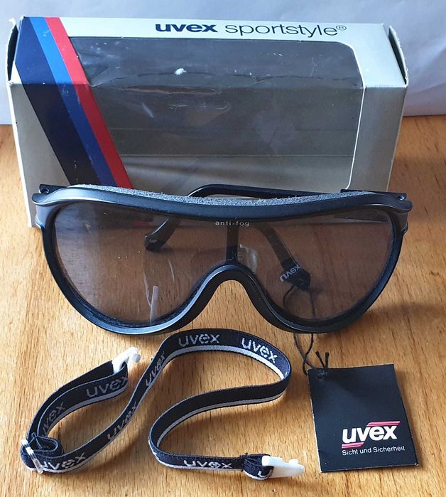 Използвани Панорамни слънчеви очила UVEX SNOSUN - Черни