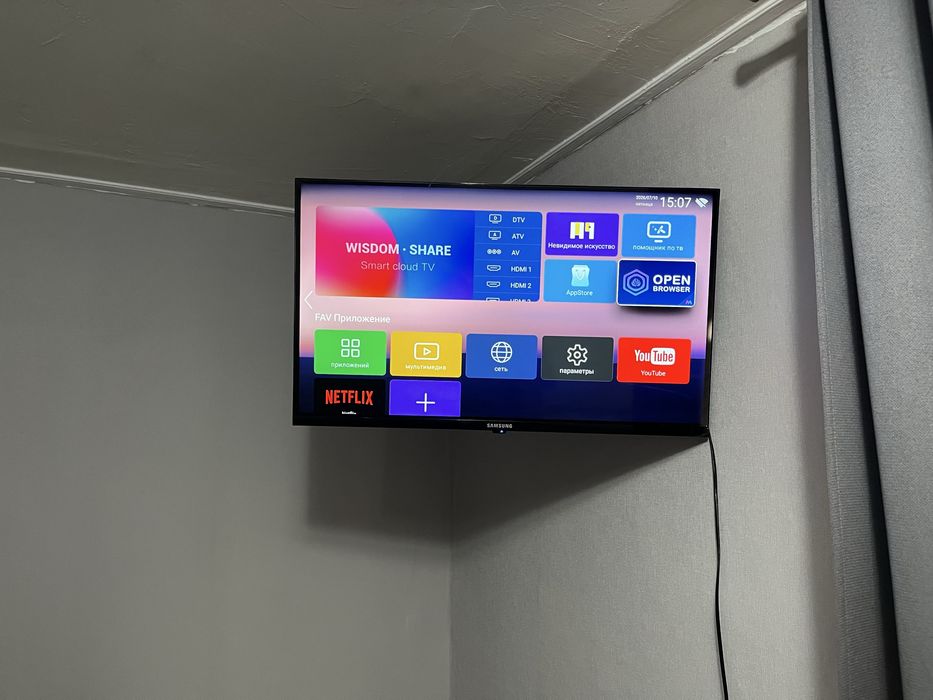 продается smart TV 32*