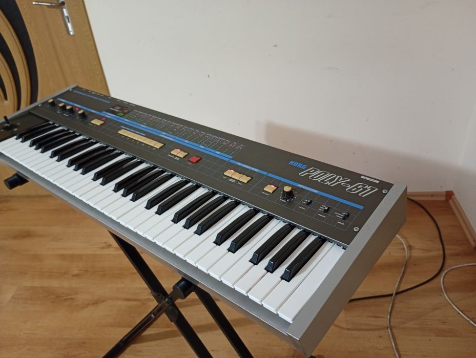 Korg POLY 61 sintetizator analogic orgă pian