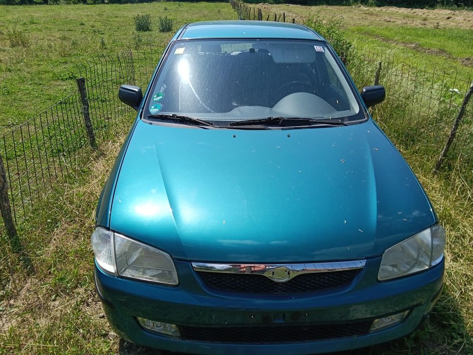 Vând Mazda 01 323F