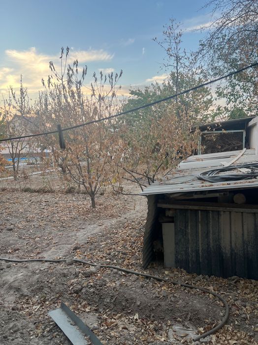 Yuqorichirchiqda Dacha sotiladi 4.2 sotix