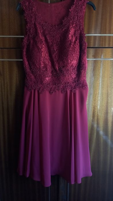 Официална къса рокля цвят бордо - бална рокля