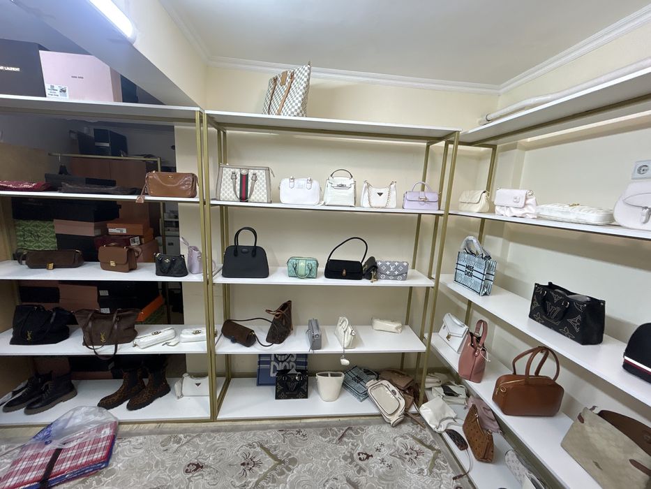 Стелажи Ветрина для магазина