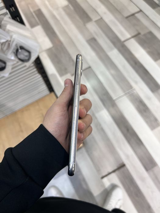 iPhone Xs Max xolati yaxshi