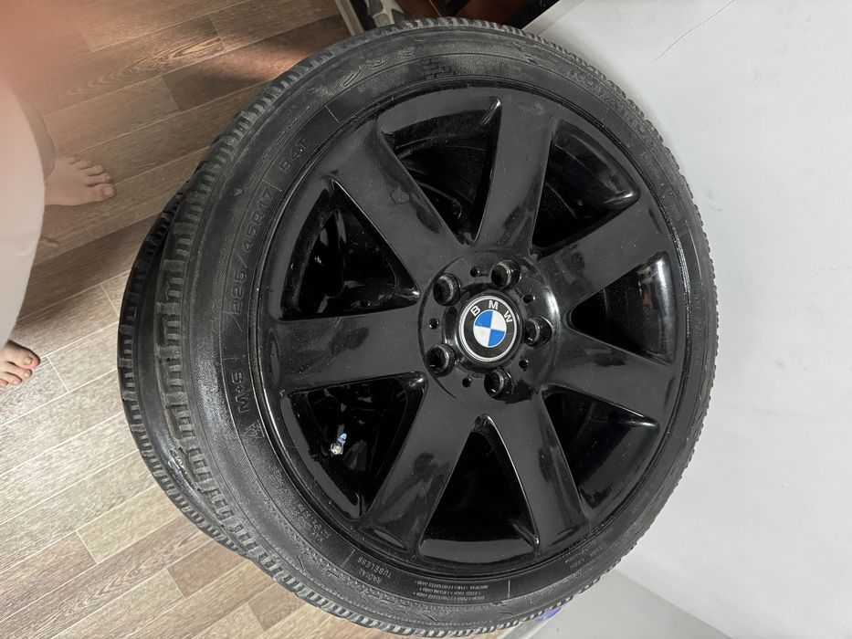 BMW  мошинага 17 диска