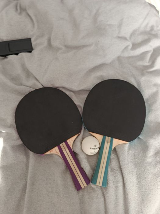Vând palete de ping pong