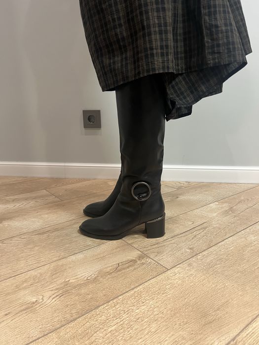 Продам демисезонные сапоги