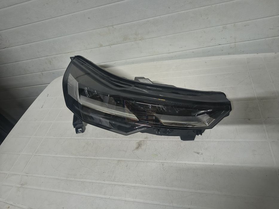 Far dreapta Renault Symbioz, captur 2 facelift cod 260100091R