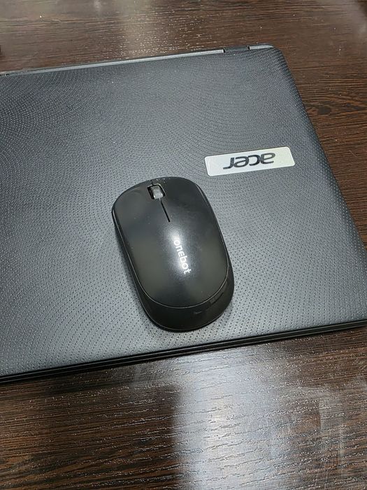 Acer Aspire ES1  ноутбук сотилади
