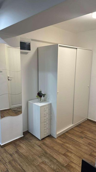 Дава се под наем Едностаен апартамент в Варна, Център - 30 кв.м за 300 € - Снимка #8