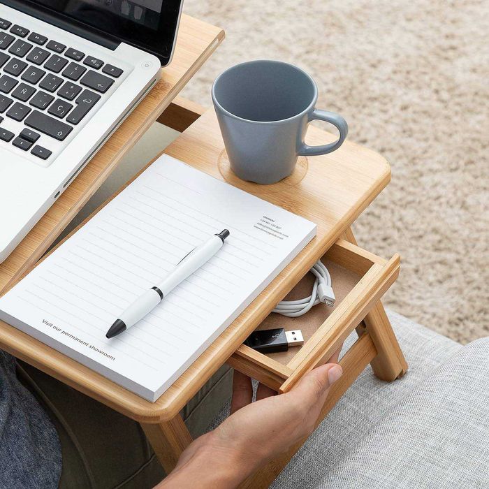 Masa pentru laptop din bambus cu sertar si orificii ventilatie 50x30cm