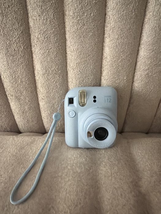 Фотоапарат instax mini 12