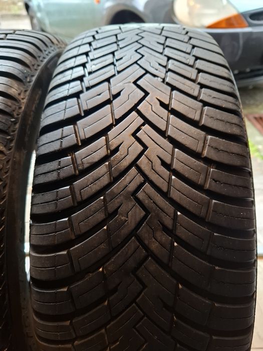 2 Всесезонни гуми Пирели 205/55/16 ДОТ23 7мм