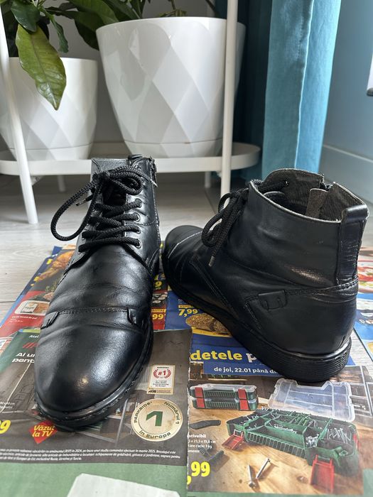 Ghete barbati din piele, marimea 43, negre, curate