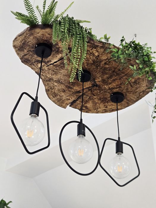 Lampa suspendata cu baza din fag