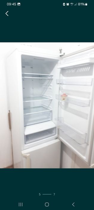 Продаётся двухкамерный холодильник марки "Самсунг"