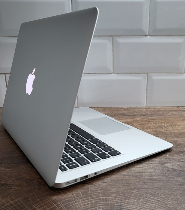 Лаптоп MacBook Air 1466-2015