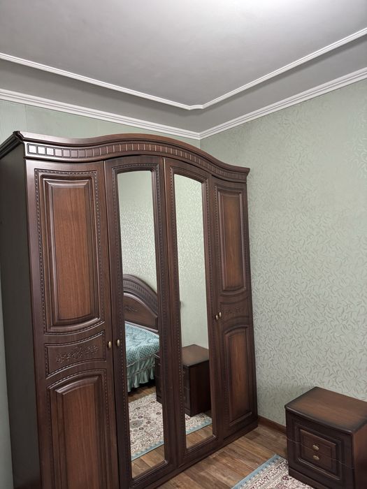 Шкаф с двумя тумбой