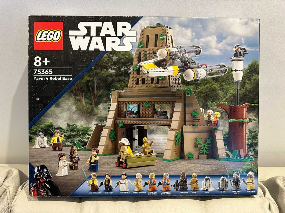 Set Lego Star Wars - Baza rebela de pe Yavin 4