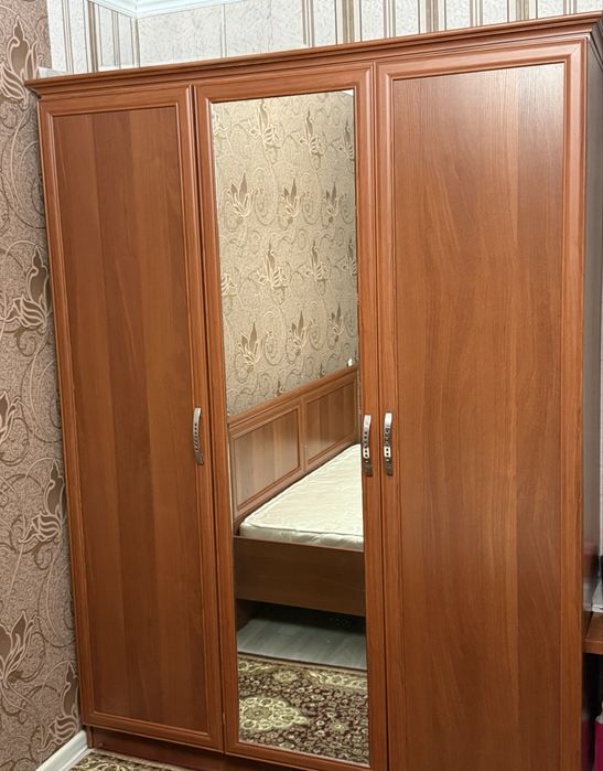 Продам шкаф и двухместную кровать