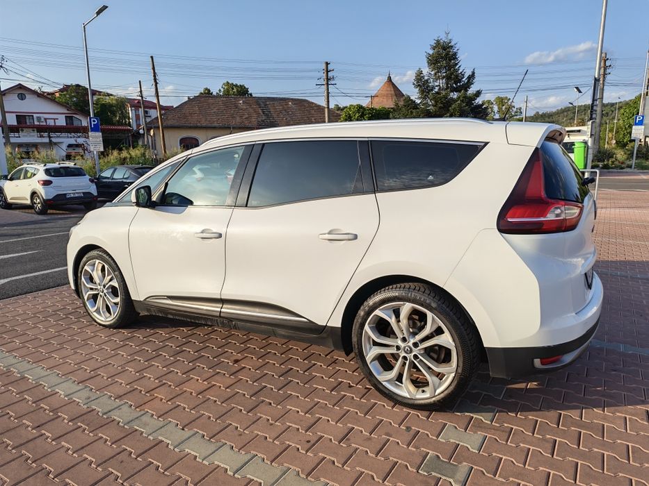 Vând Renault Grand Scenic