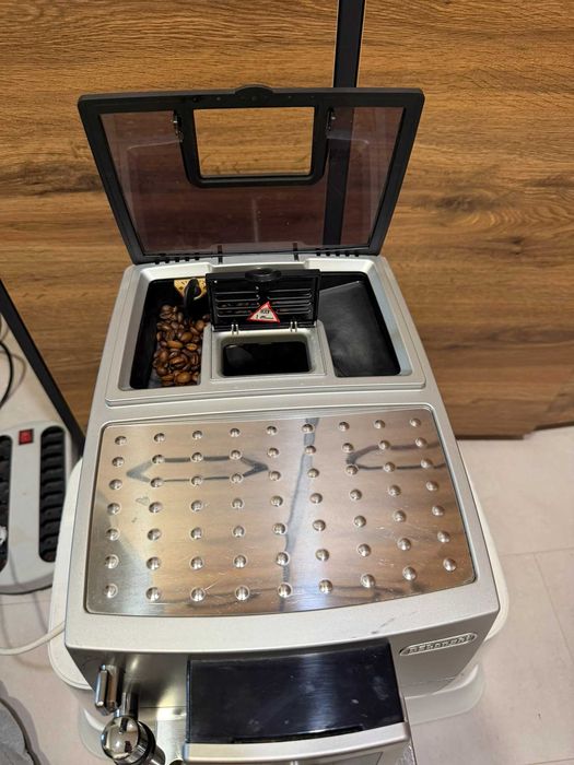 Кафе автомат Delonghi ECAM23.420.SW made Italy