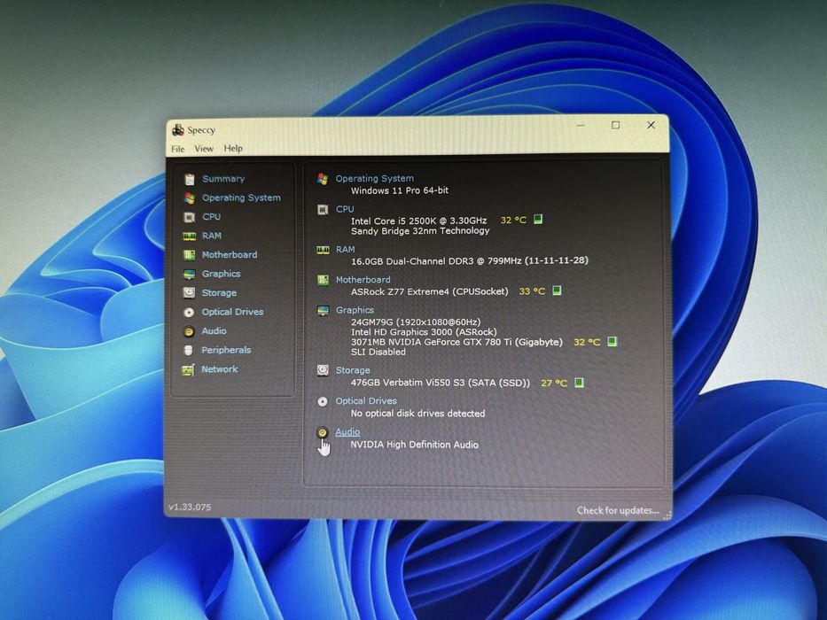 Pc intel i5 2500k, 16gb ram, GTX780ti 3gb, ssd 512gb.