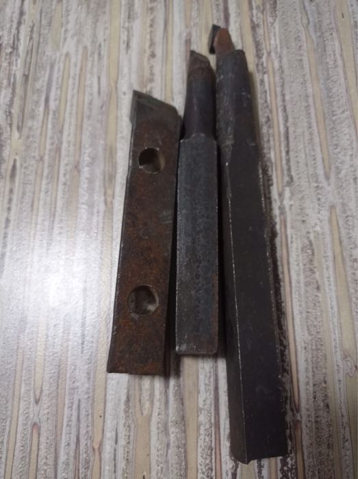 Продаю резцы токарные