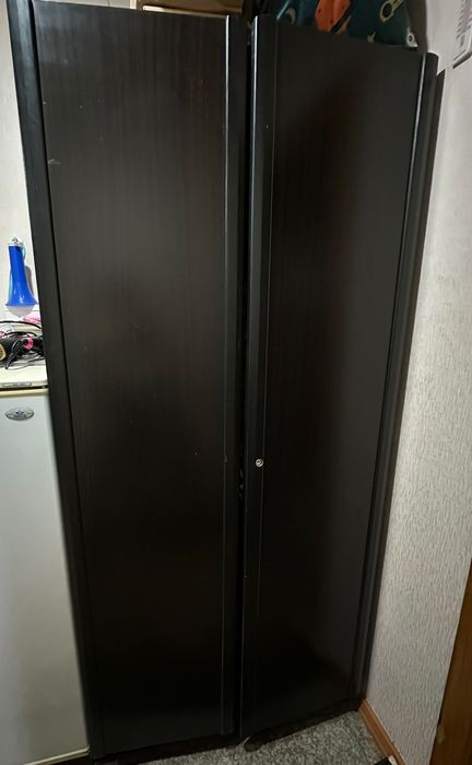 Шкаф платяной дерево