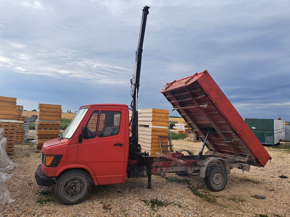 Самосвал с Кран Мерцедес 310