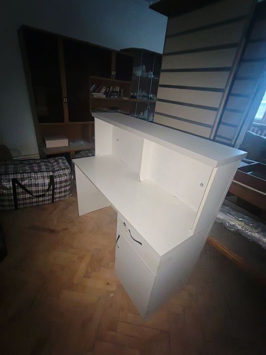 Стойка ресепшн/кассовая