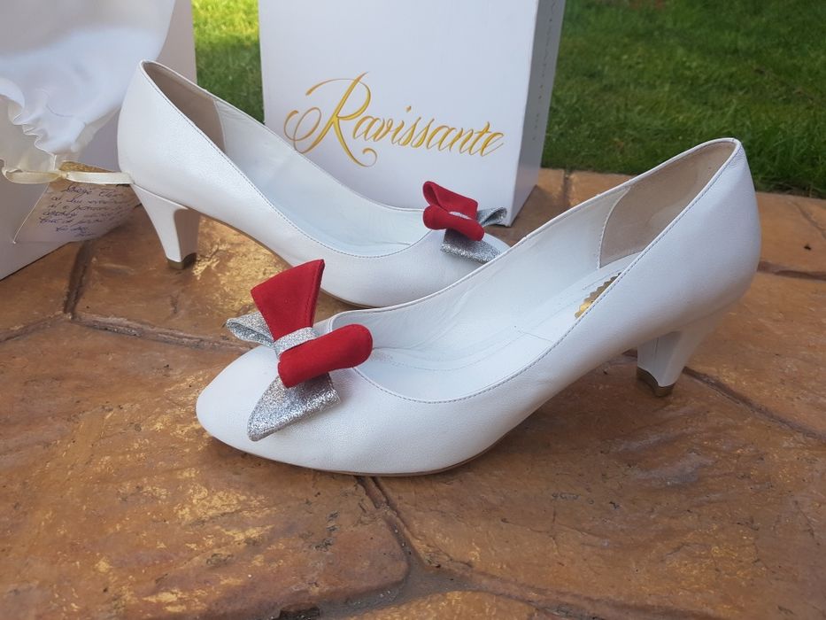 Pantofi de mireasă ( piele naturală) noi! Factura