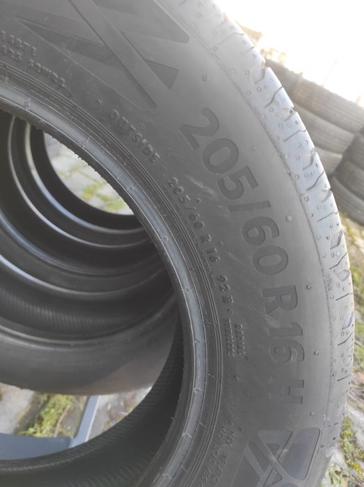 205/60/16 Continental