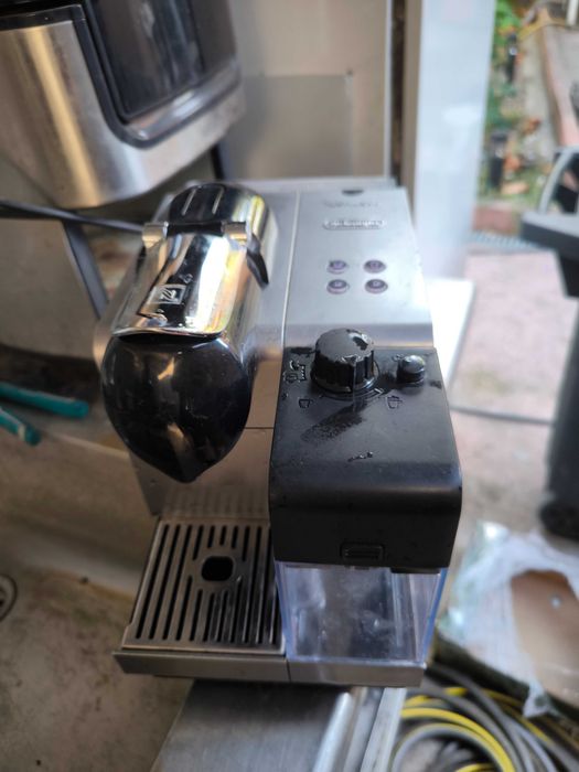 Кафемашина DeLonghi Nespresso