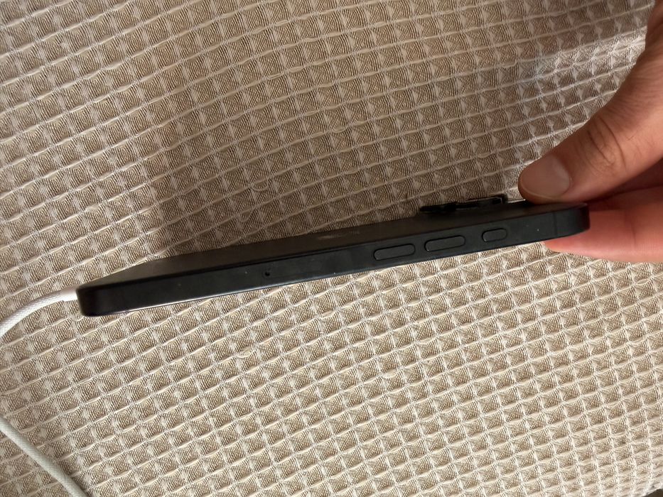iPhone 16 pro 256gb