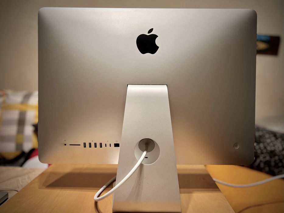 iMac (Retina 4K, 21.5-инчов, 2017)+Apple USB SuperDrive