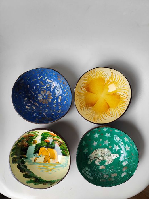 Кокосови ръчно рисувани купи за ключове,плодове,декорация