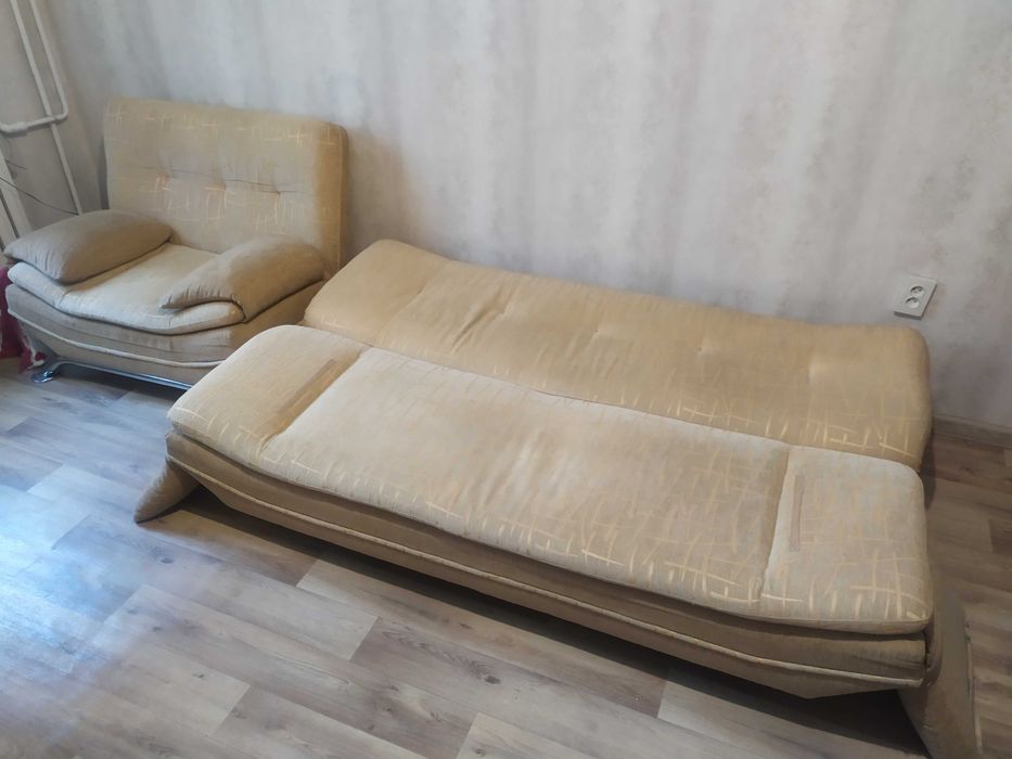 Продается диван с креслом
