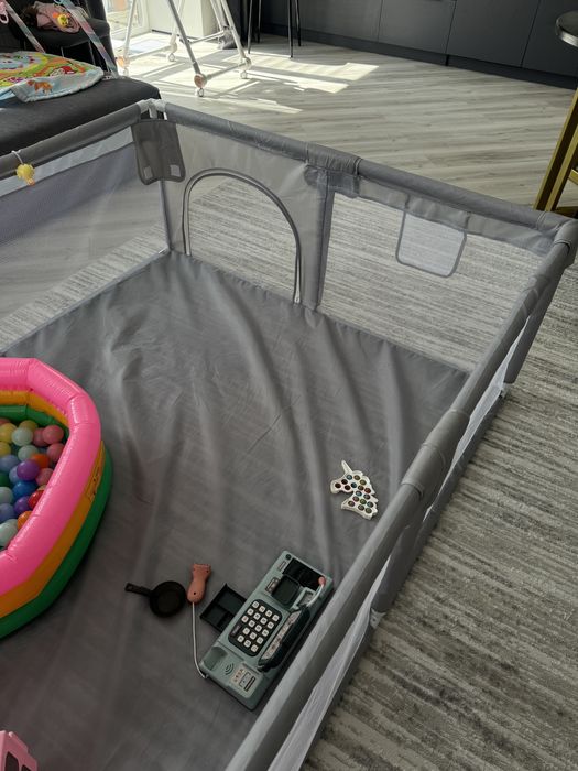 Детский манеж , одна труба сломанная