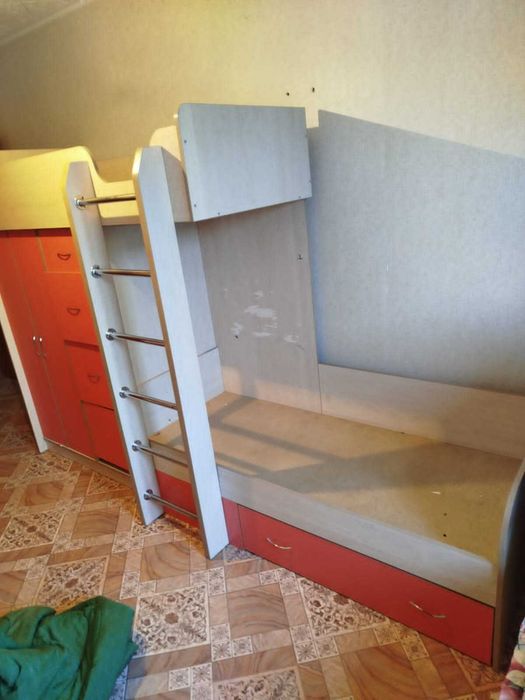 Кровать двухъярусная