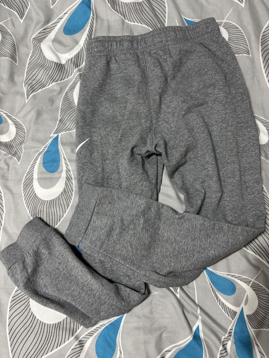Pantaloni nike gri